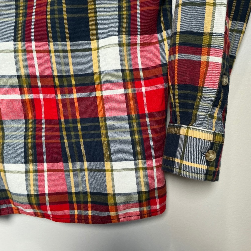 Duluth Trading Co Flannel Shirt Mens L Red Plaid Free Swingin' Cotton NWT - Picture 2 of 7